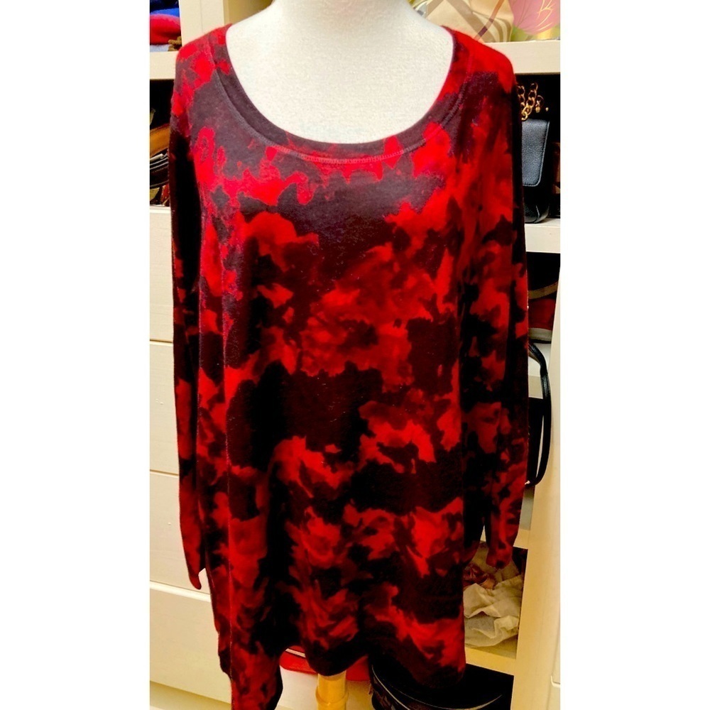 Grace Red & black floral swing sweater! 1X‎